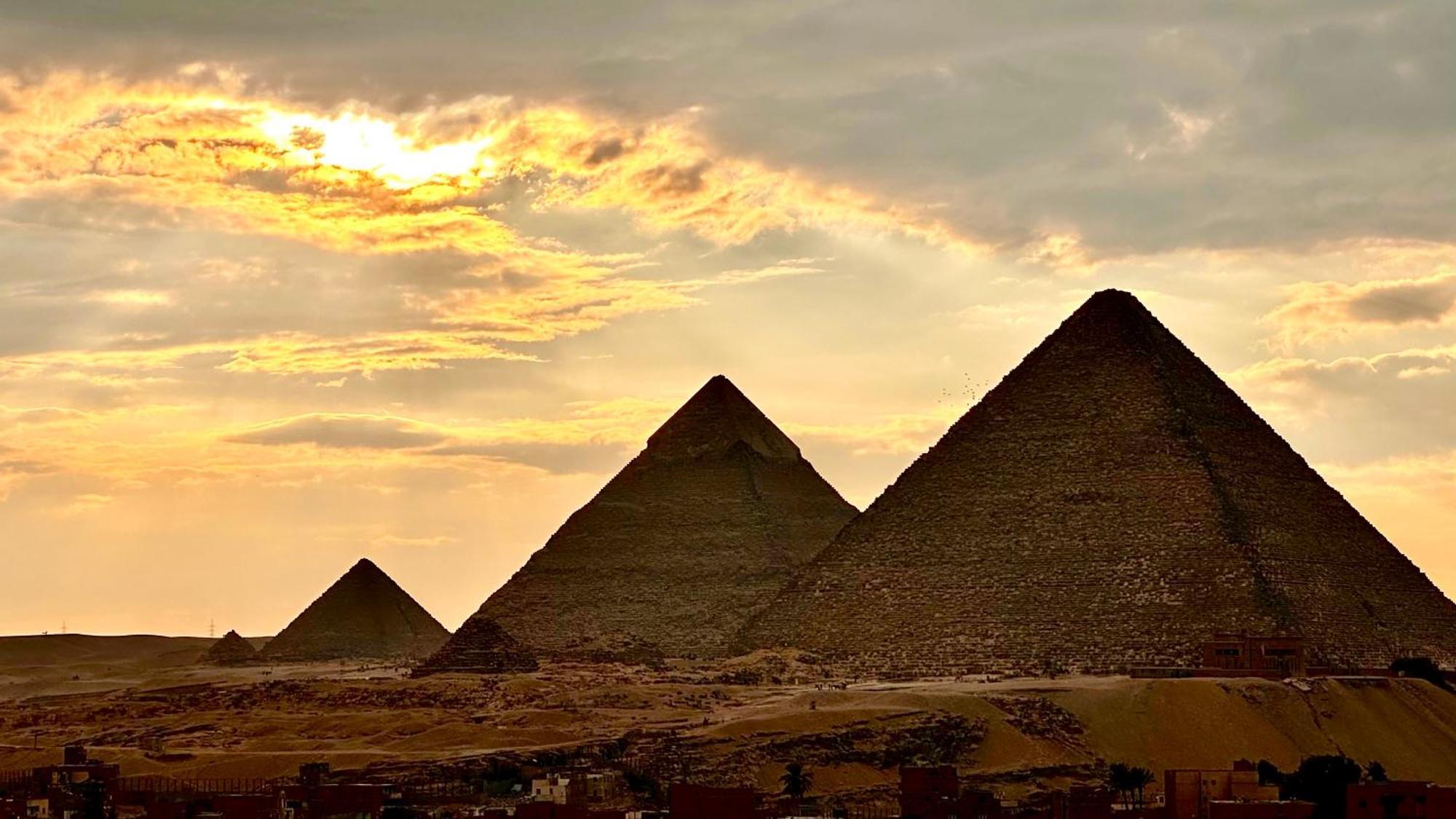 Pyramids Tower 3* Nazlet el-Sisi