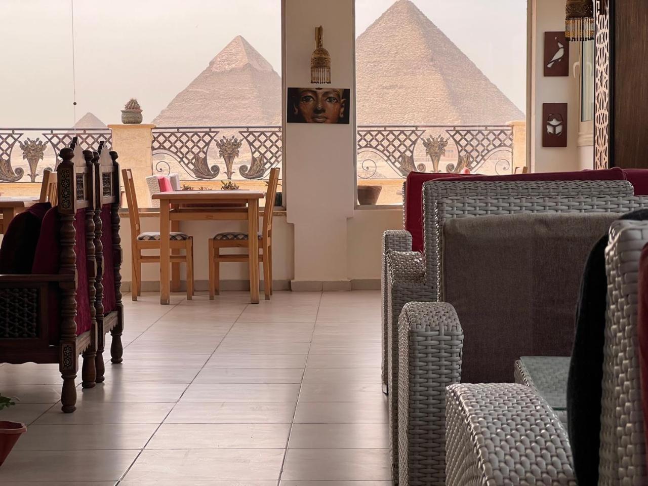 Hotel Pyramids Tower