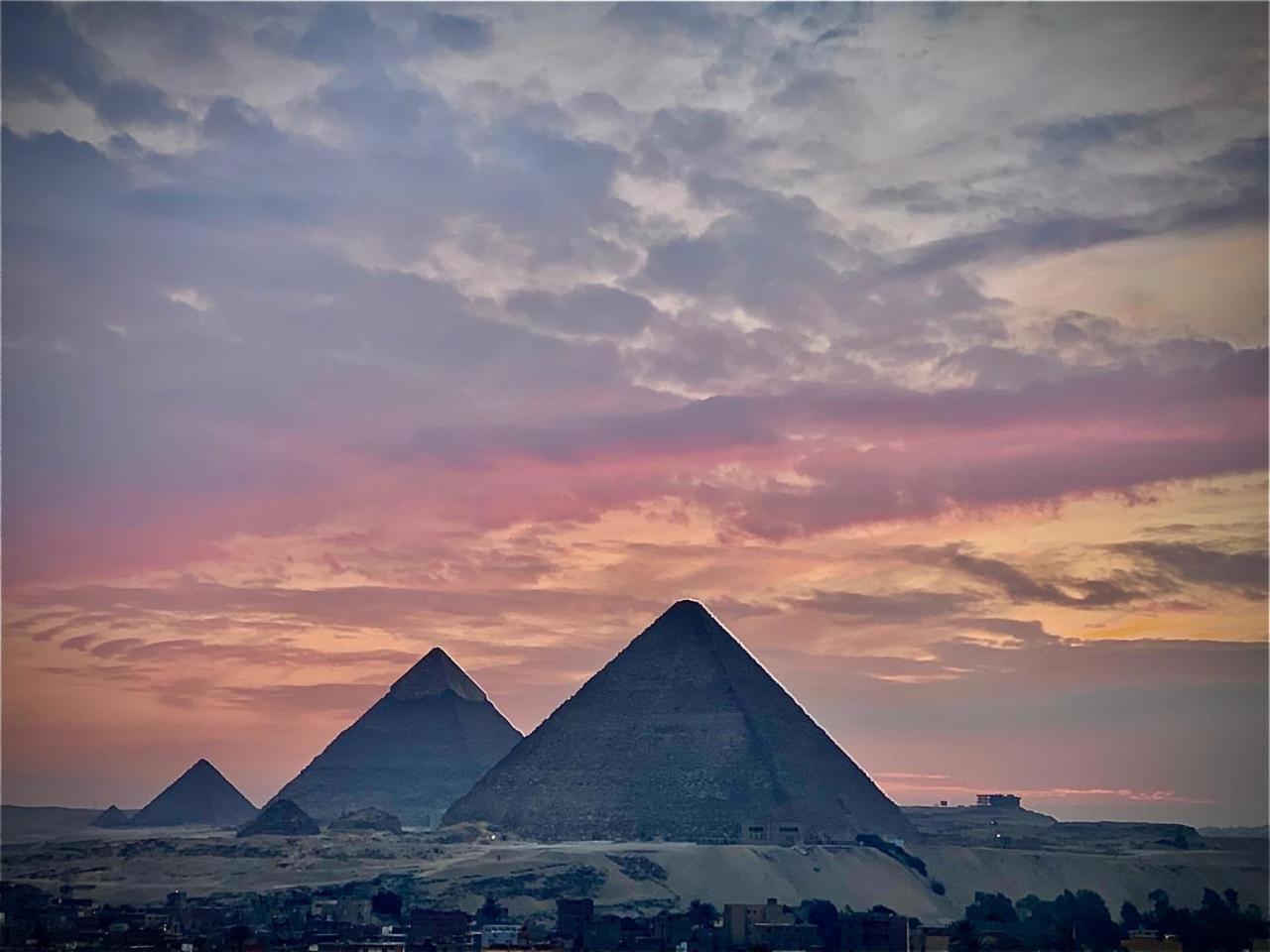 Pyramids Tower Hotel