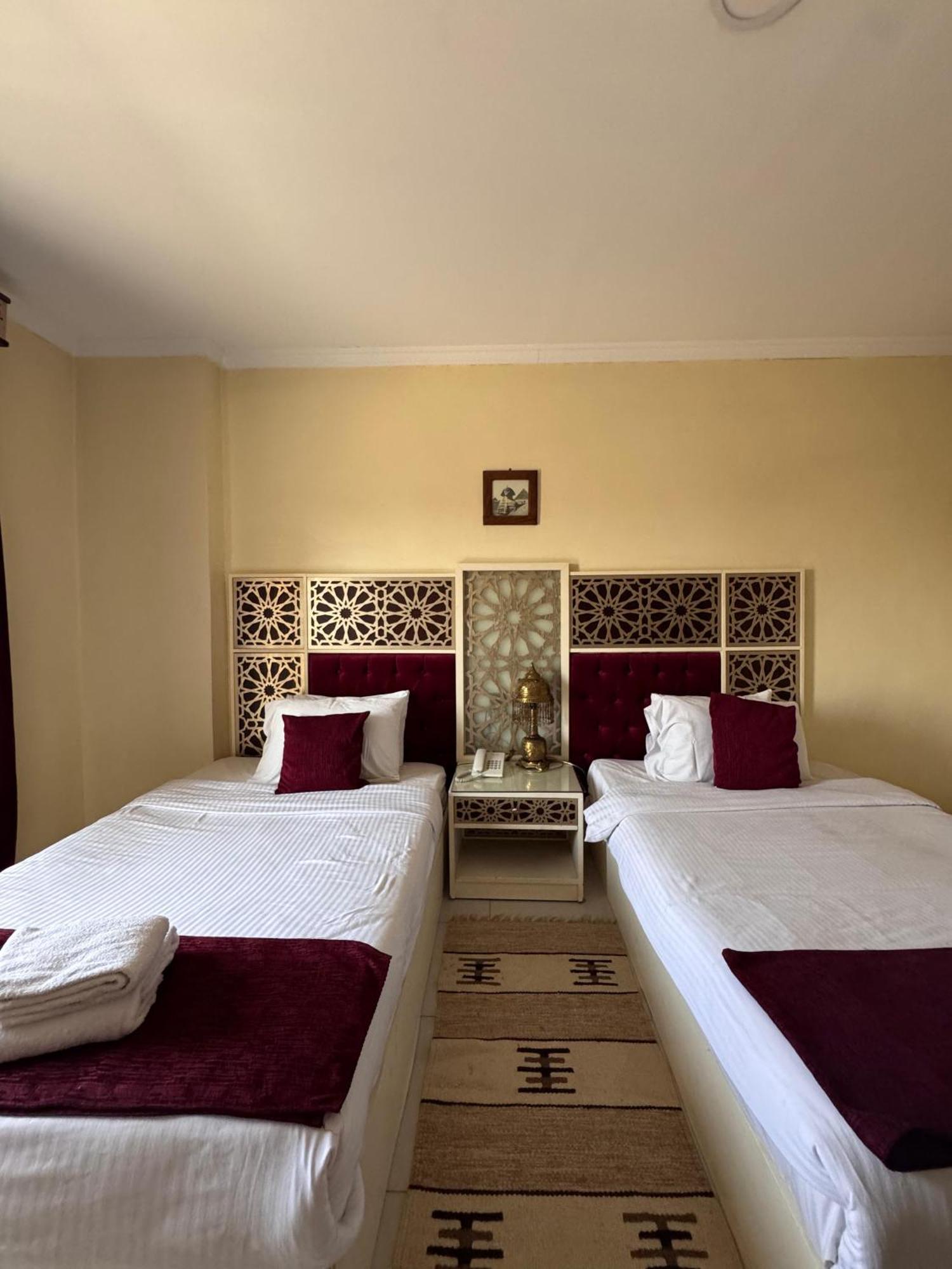 Hotel Pyramids Tower 3*