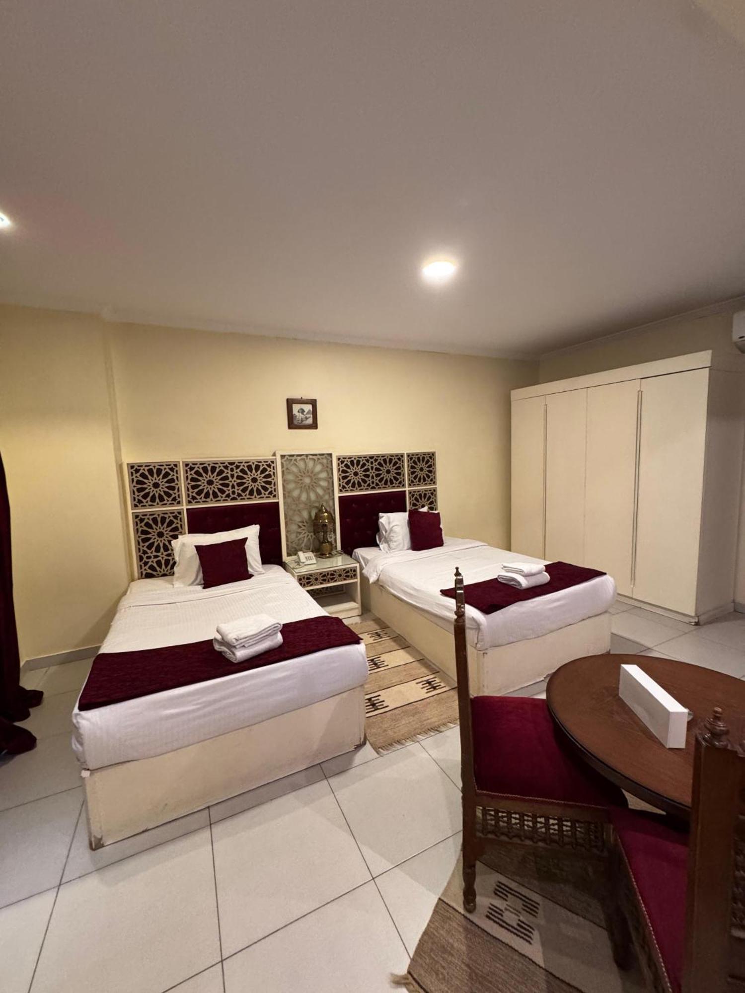Hotel Pyramids Tower 3*
