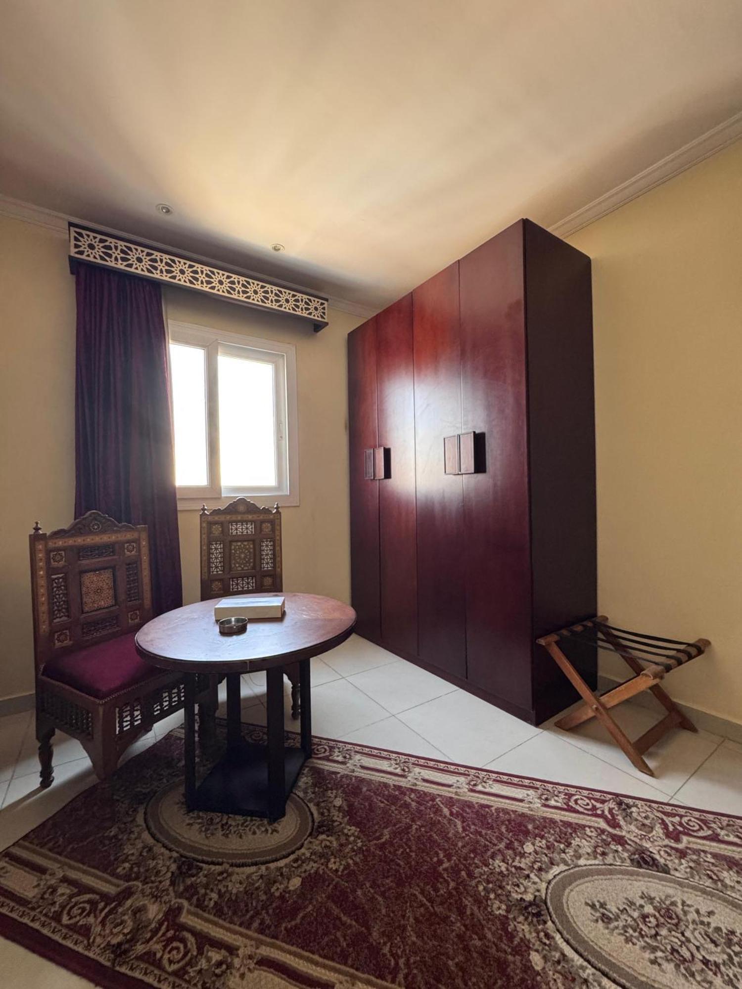 Hotel Pyramids Tower