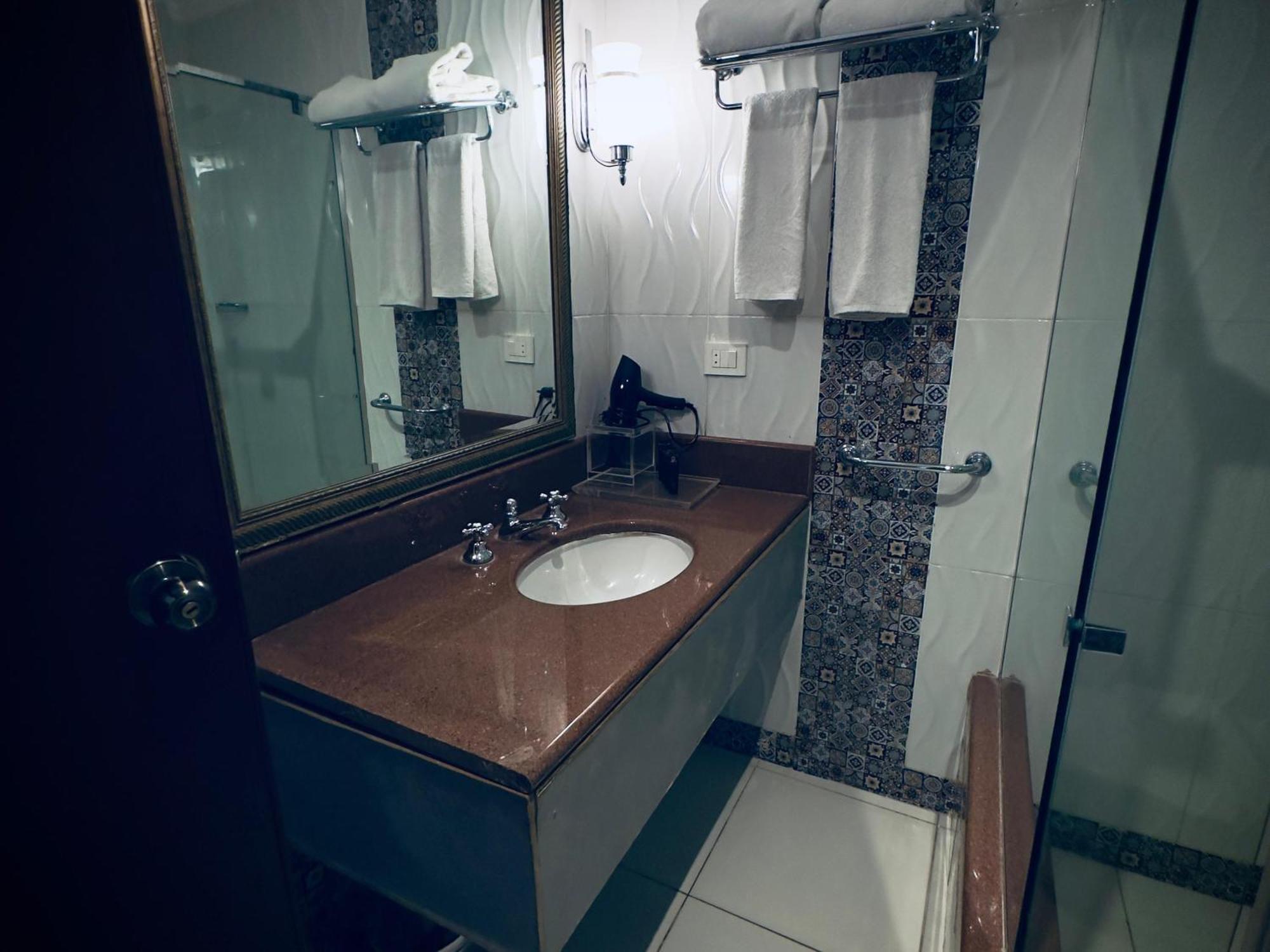 Pyramids Tower Hotel 3*